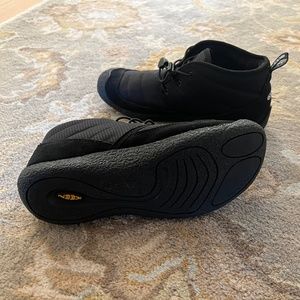 Keen Howser 11 Chucka Boot, women’s size 9